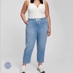 Women’s Gap Mom Style Easy Jeans